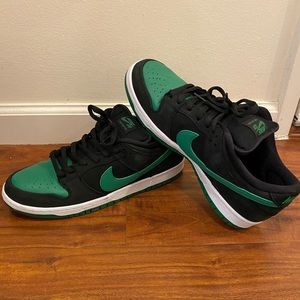 (10.5) Nike SB Dunk Low Pine Green